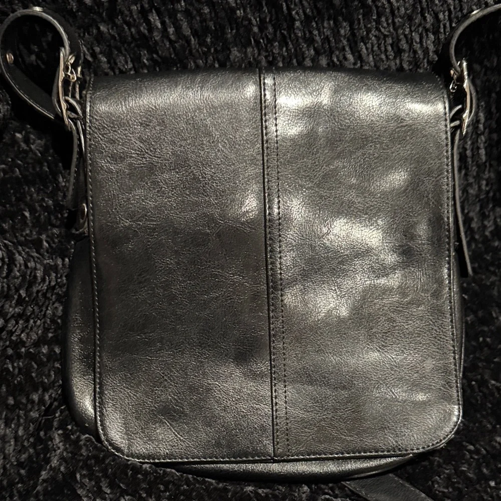 Elegant Black Men's Messenger Bag